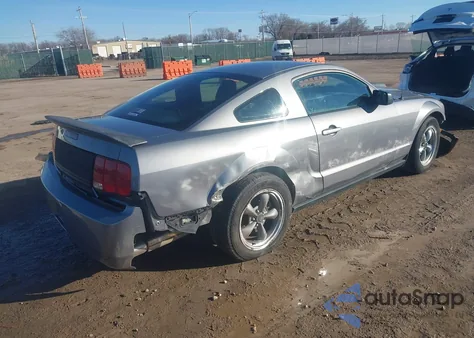 2006 Ford Mustang V6 z USA, uszkodzony, nr VIN 1ZVFT80N465117679